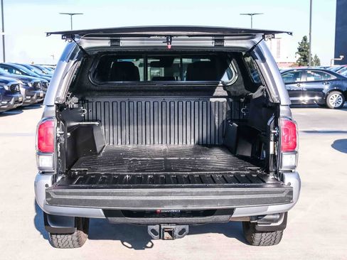 Certified 2022 Toyota Tacoma TRD Off-Road w/ TRD Premium Off Road Package AWD/4WD image 28