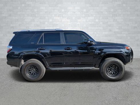 Used 2018 Toyota 4Runner SR5 image 4