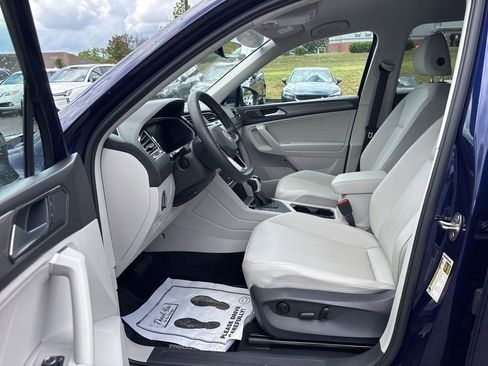 Used 2023 Volkswagen Tiguan SE FWD image 14