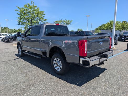 Certified 2023 Ford F250 XLT w/ FX4 Off-Road Package AWD/4WD image 5