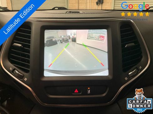 Used 2022 Jeep Cherokee Latitude AWD/4WD image 26