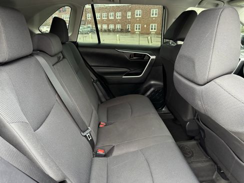Used 2021 Toyota RAV4 LE image 32