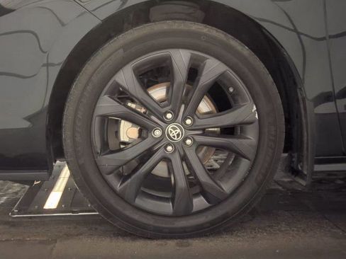 Used 2023 Toyota Sienna XSE w/ XSE Plus Package image 9