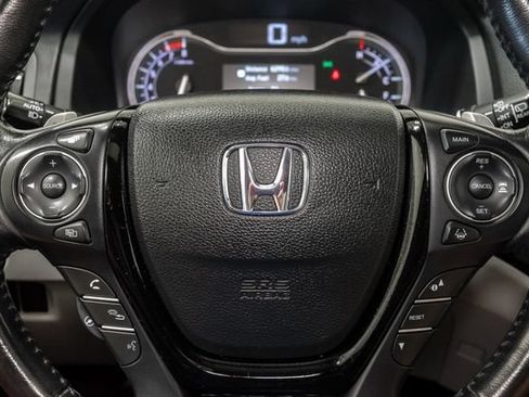 Used 2018 Honda Pilot Elite image 12