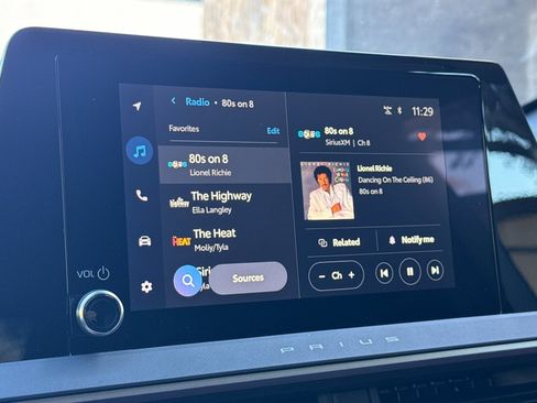 Certified 2025 Toyota Prius Plug-In Hybrid image 23