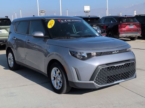 Certified 2023 Kia Soul LX w/ LX Technology Package image 7