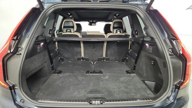 Used 2026 Volvo XC90 B6 Plus w/ Protection Package AWD/4WD image 45