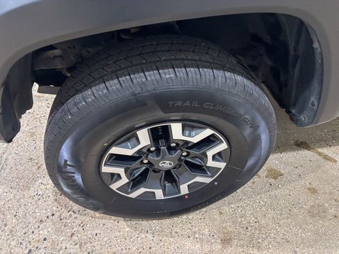 Used 2021 Toyota Tacoma TRD Off-Road w/ TRD Premium Off Road Package image 12