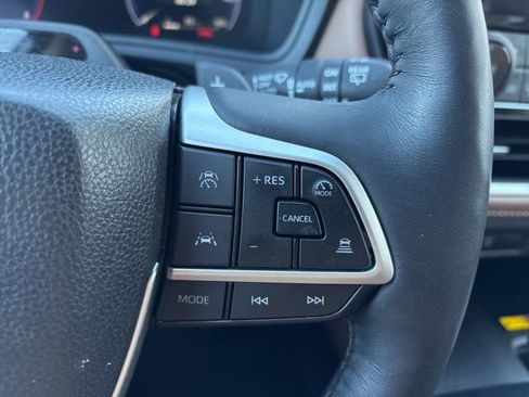 Used 2025 Toyota Grand Highlander AWD image 22