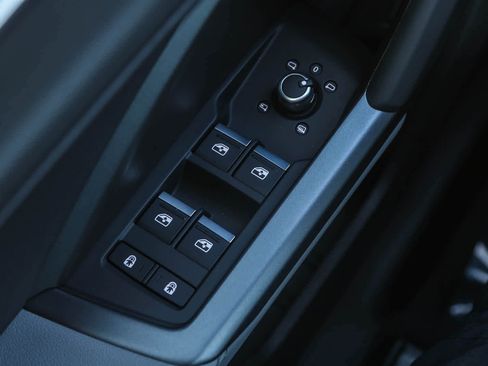 New 2025 Audi Q3 2.0T Premium image 34