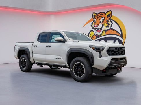 Certified 2026 Toyota Tacoma TRD Off-Road AWD/4WD image 3