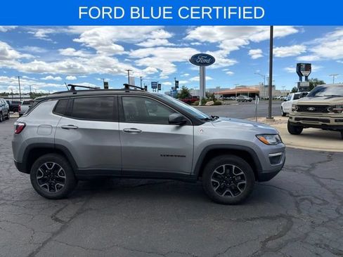 Used 2019 Jeep Compass Trailhawk AWD/4WD image 5