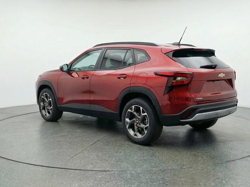 Used 2025 Chevrolet Trax LT image 6