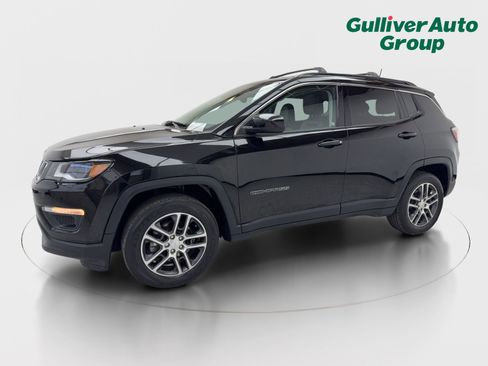 Used 2018 Jeep Compass Latitude w/ Popular Equipment Group image 2