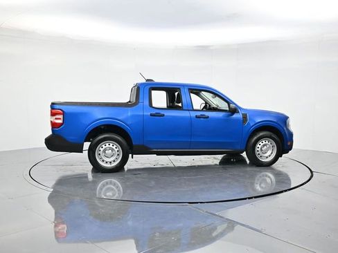 New 2025 Ford Maverick XL image 3