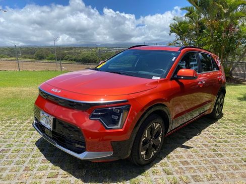 Used 2023 Kia Niro Wave FWD image 3