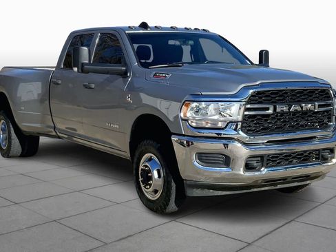 Used 2022 RAM 3500 Tradesman image 2
