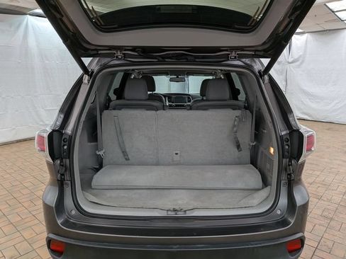 Used 2016 Toyota Highlander XLE AWD/4WD image 23