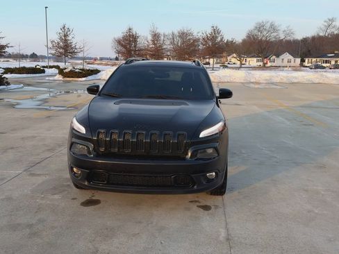 Used 2017 Jeep Cherokee High Altitude image 3