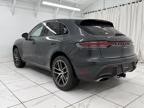 Certified 2025 Porsche Macan image 3