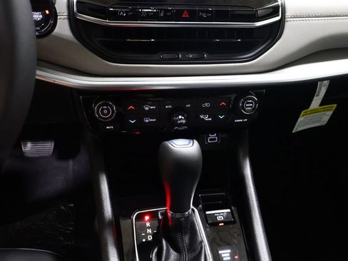 New 2026 Jeep Compass Limited AWD/4WD image 23