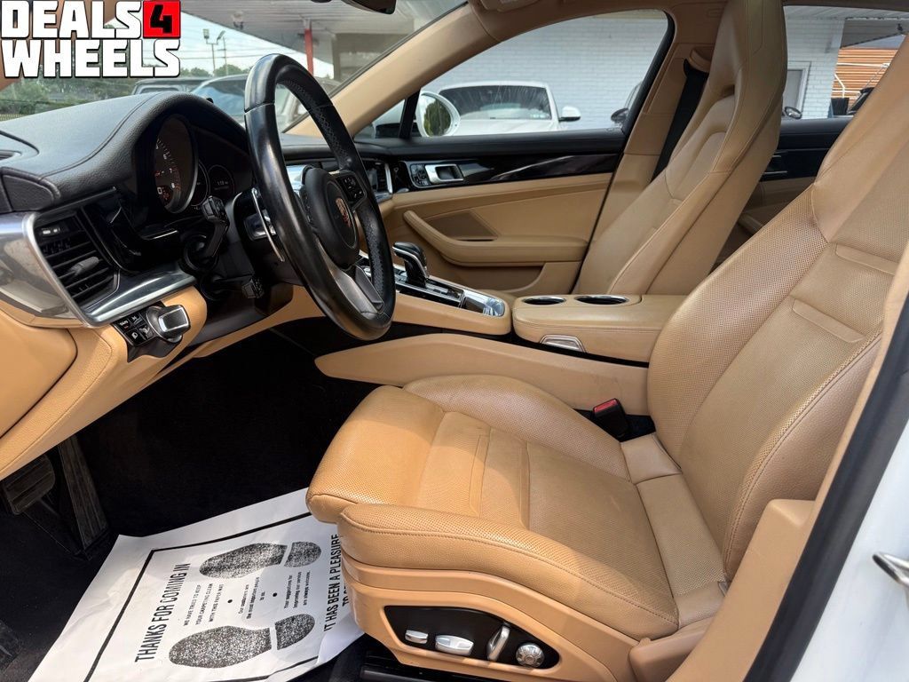 Used 2018 Porsche Panamera RWD image 13
