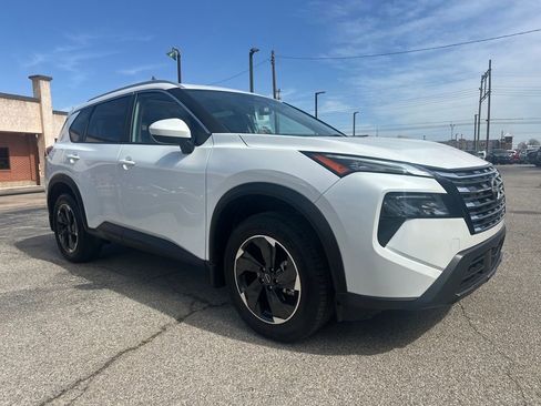 Certified 2024 Nissan Rogue SV w/ SV Premium Package image 8