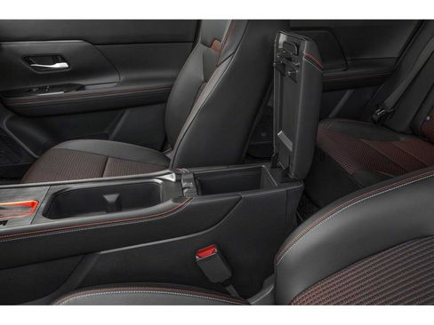 New 2026 Nissan Kicks SR AWD/4WD image 10
