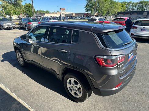 Used 2022 Jeep Compass Sport AWD/4WD image 37