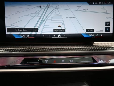 Used 2023 BMW i7 xDrive60 AWD/4WD image 15