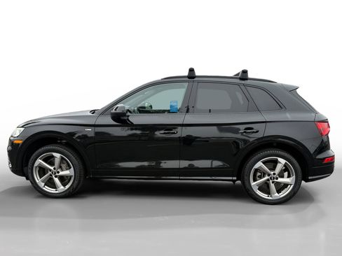 Used 2020 Audi Q5 2.0T Titanium Premium Plus w/ Premium Plus Package image 2