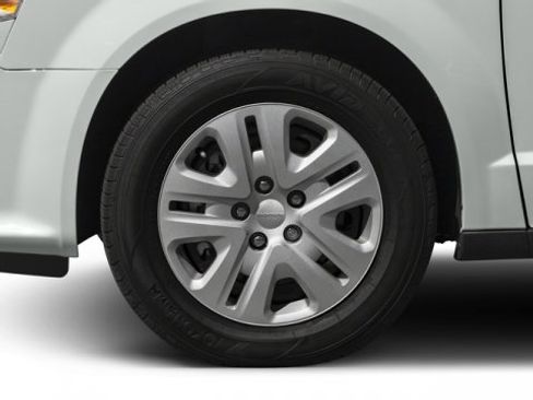 Used 2018 Dodge Grand Caravan SE w/ UConnect Hands-Free Group image 14