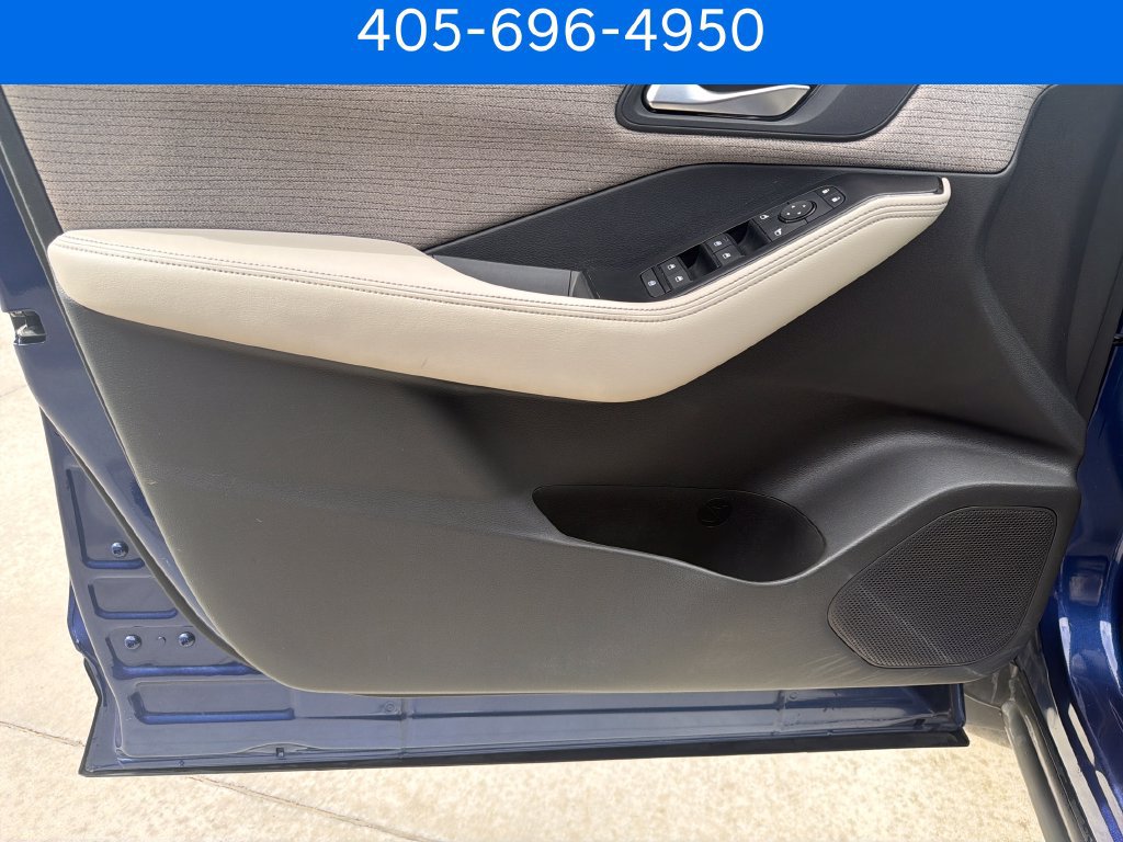 Used 2023 Nissan Rogue SV FWD image 16