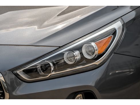 Used 2018 Hyundai Elantra GT w/ Tech Package 03 FWD image 7