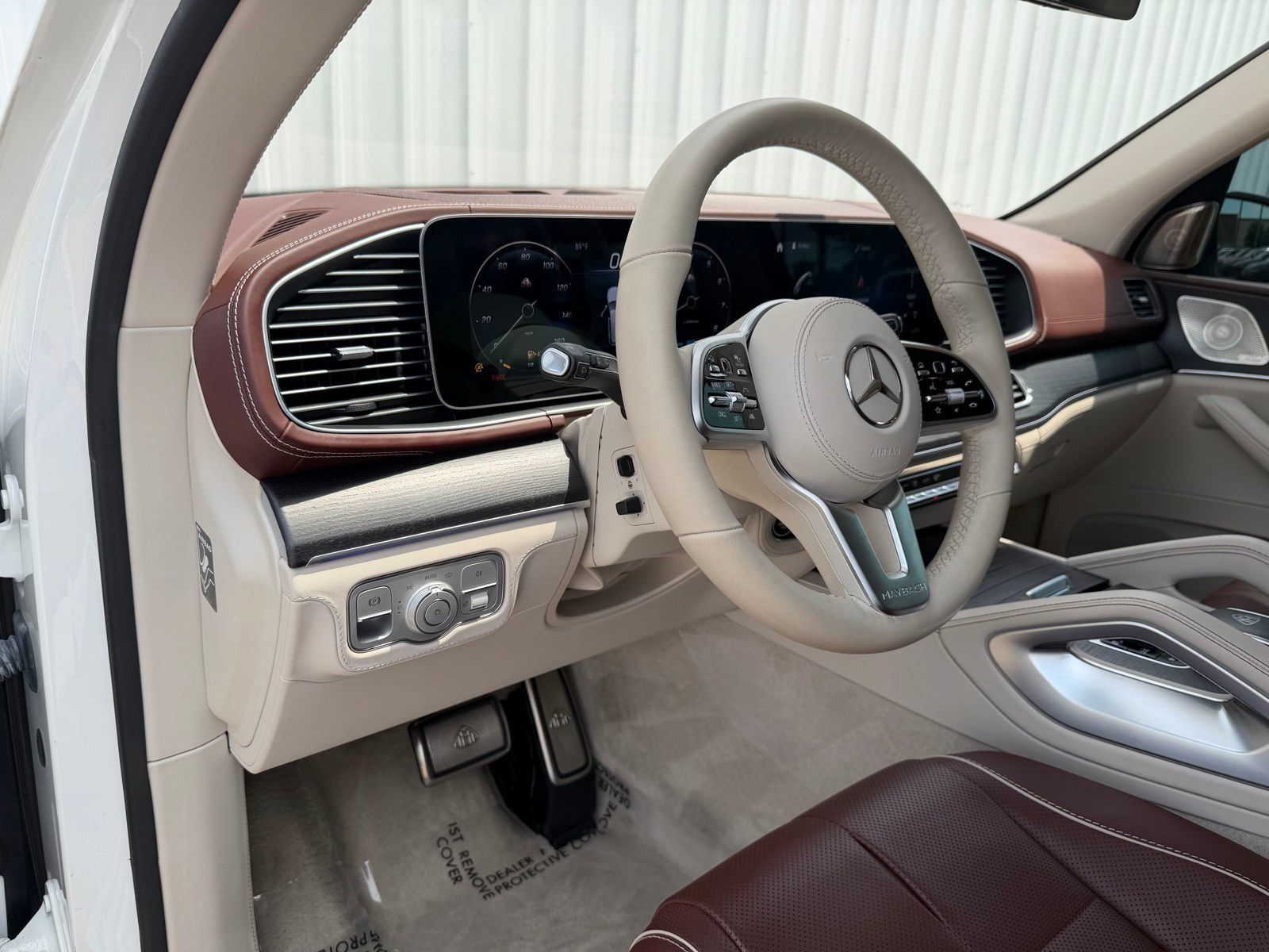 Used 2023 Mercedes-Benz Maybach GLS 600 4MATIC image 16