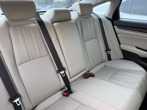 Used 2020 Honda Accord Touring image 18