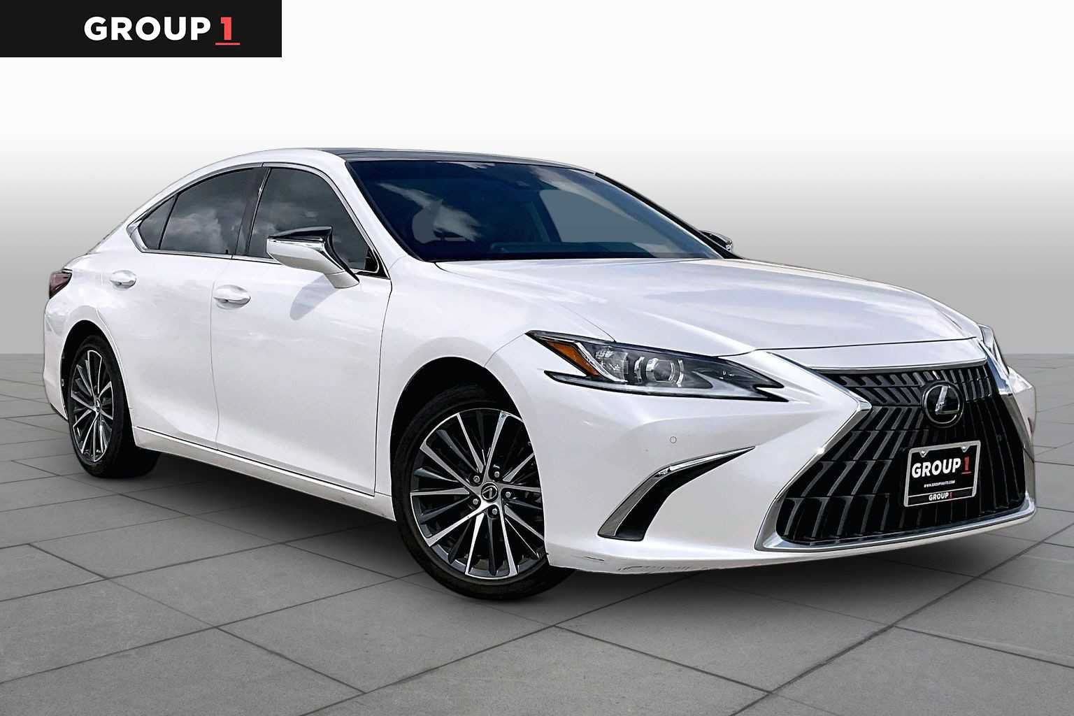 Used 2024 Lexus ES 350 w/ Premium Package FWD image 3