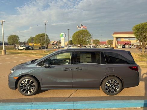 New 2026 Honda Odyssey Elite image 5