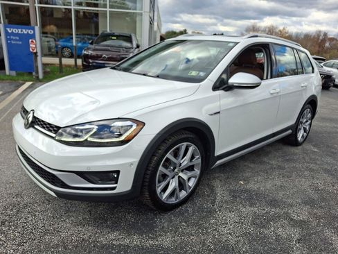 Used 2019 Volkswagen Golf Alltrack SEL image 3