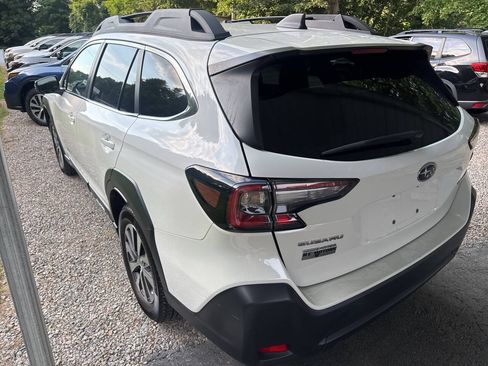 Used 2023 Subaru Outback Premium AWD/4WD image 7