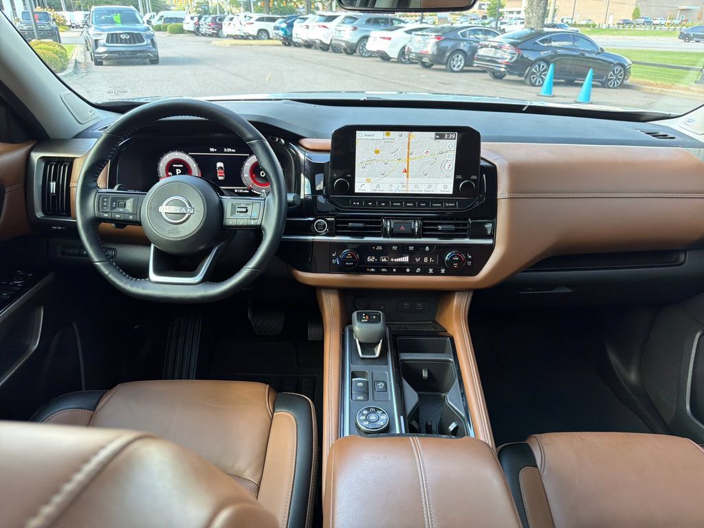 Used 2023 Nissan Pathfinder Platinum w/ Cargo Package AWD/4WD image 2