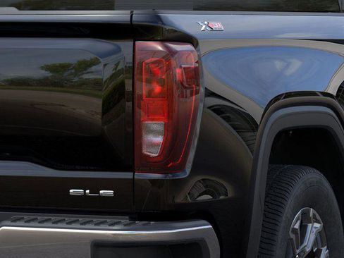 New 2026 GMC Sierra 1500 SLE w/ X31 Off-Road Package image 11