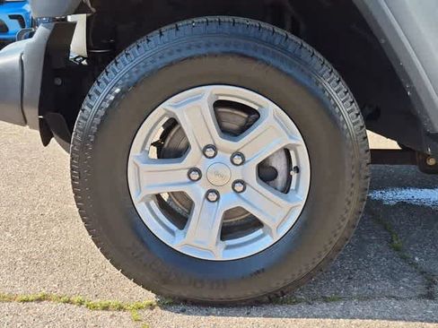 Certified 2018 Jeep Wrangler Unlimited Sport S AWD/4WD image 14