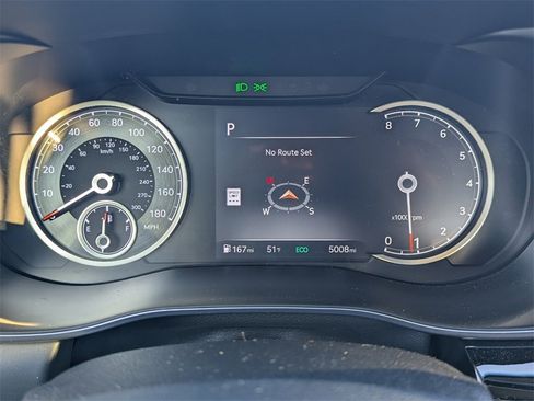 Used 2025 Genesis G70 2.5T image 23