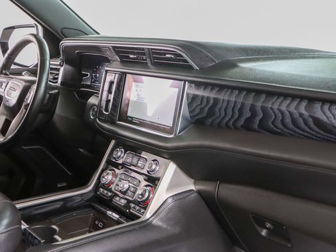 Used 2023 GMC Yukon Denali image 30
