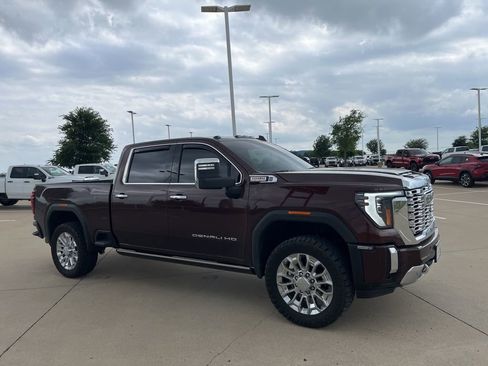 Used 2024 GMC Sierra 2500 Denali w/ Denali Reserve Package image 7