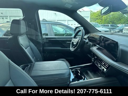 Used 2025 Chevrolet Tahoe Premier w/ LPO, Illumination Package AWD/4WD image 3