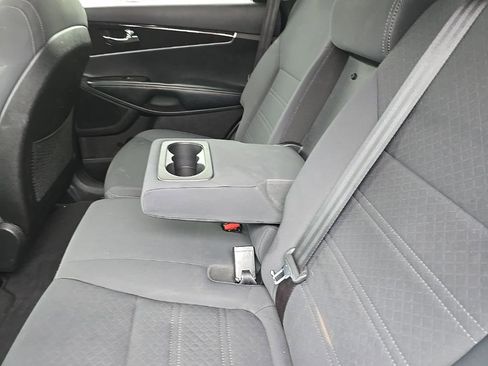 Used 2017 Kia Sorento LX image 24