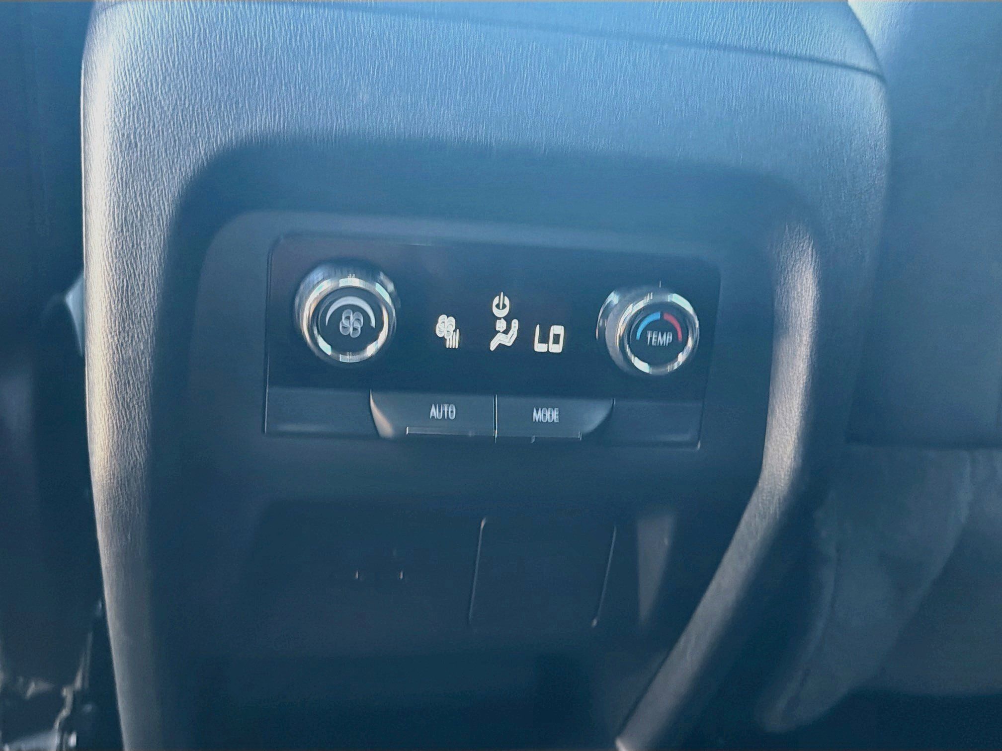 Used 2025 Chevrolet Traverse LT AWD/4WD image 28