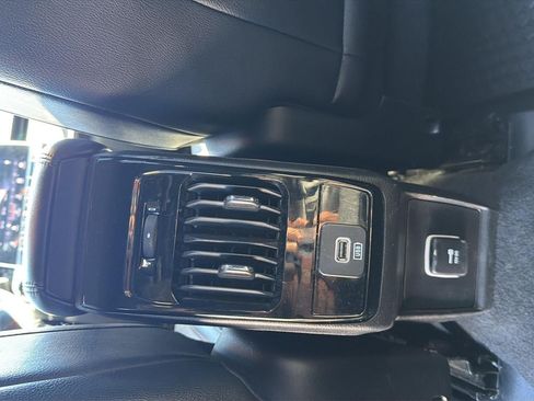 Used 2025 Jeep Compass Trailhawk AWD/4WD image 29